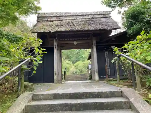 東慶寺の山門・神門