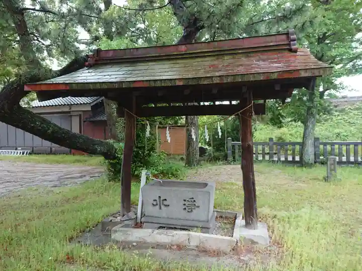 諏訪神社(八帖諏訪神社)の手水舎