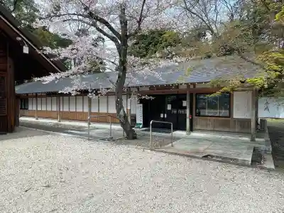 滋賀県護国神社の{uncategorized: "未分類", other: "その他", undefined: "問題あり", building: "その他建物", grave: "お墓", sacred_gate: "鳥居", guardian: "狛犬", statue: "像", buddha: "仏像", history: "歴史", nature: "自然", garden: "庭園", animal: "動物", pagoda: "塔", temizu: "手水舎", mountain_gate: "山門・神門", sanctuary: "本殿・本堂", subordinate: "末社・摂社", art: "芸術", scenery: "景色", jizo: "地蔵", ema: "絵馬", goshuin: "御朱印", omikuji: "おみくじ", items: "授与品その他", amulet: "お守り", goshuincho: "御朱印帳", eats: "食事", festival: "お祭り", votive_dance: "神楽", shichigosan: "七五三参", wedding: "結婚式", experience: "体験その他", initially: "初詣", around: "周辺", anti_infection: "感染症対策"}
