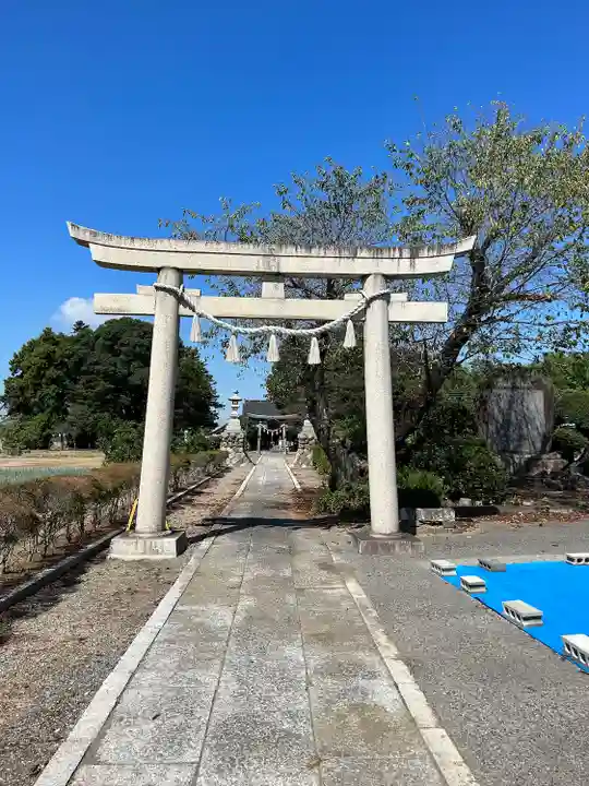 諏訪神社の鳥居