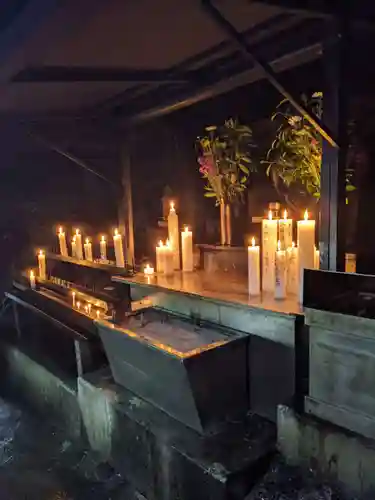 迫間不動尊の本殿・本堂