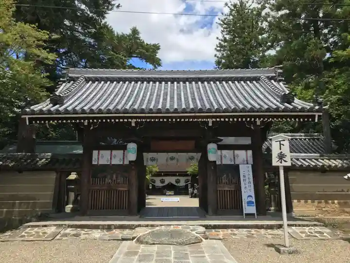 多田神社の山門・神門