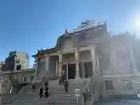 築地本願寺(本願寺築地別院)の{uncategorized: "未分類", other: "その他", undefined: "問題あり", building: "その他建物", grave: "お墓", sacred_gate: "鳥居", guardian: "狛犬", statue: "像", buddha: "仏像", history: "歴史", nature: "自然", garden: "庭園", animal: "動物", pagoda: "塔", temizu: "手水舎", mountain_gate: "山門・神門", sanctuary: "本殿・本堂", subordinate: "末社・摂社", art: "芸術", scenery: "景色", jizo: "地蔵", ema: "絵馬", goshuin: "御朱印", omikuji: "おみくじ", items: "授与品その他", amulet: "お守り", goshuincho: "御朱印帳", eats: "食事", festival: "お祭り", votive_dance: "神楽", shichigosan: "七五三参", wedding: "結婚式", experience: "体験その他", initially: "初詣", around: "周辺", anti_infection: "感染症対策"}