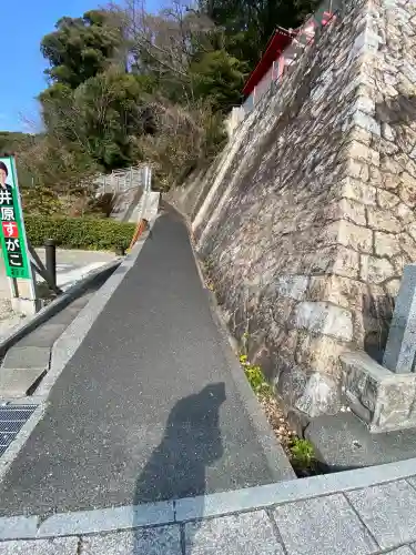 椎尾八幡宮の{uncategorized: "未分類", other: "その他", undefined: "問題あり", building: "その他建物", grave: "お墓", sacred_gate: "鳥居", guardian: "狛犬", statue: "像", buddha: "仏像", history: "歴史", nature: "自然", garden: "庭園", animal: "動物", pagoda: "塔", temizu: "手水舎", mountain_gate: "山門・神門", sanctuary: "本殿・本堂", subordinate: "末社・摂社", art: "芸術", scenery: "景色", jizo: "地蔵", ema: "絵馬", goshuin: "御朱印", omikuji: "おみくじ", items: "授与品その他", amulet: "お守り", goshuincho: "御朱印帳", eats: "食事", festival: "お祭り", votive_dance: "神楽", shichigosan: "七五三参", wedding: "結婚式", experience: "体験その他", initially: "初詣", around: "周辺", anti_infection: "感染症対策"}