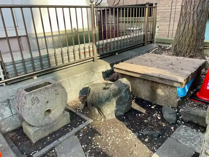 銀杏八幡宮の{uncategorized: "未分類", other: "その他", undefined: "問題あり", building: "その他建物", grave: "お墓", sacred_gate: "鳥居", guardian: "狛犬", statue: "像", buddha: "仏像", history: "歴史", nature: "自然", garden: "庭園", animal: "動物", pagoda: "塔", temizu: "手水舎", mountain_gate: "山門・神門", sanctuary: "本殿・本堂", subordinate: "末社・摂社", art: "芸術", scenery: "景色", jizo: "地蔵", ema: "絵馬", goshuin: "御朱印", omikuji: "おみくじ", items: "授与品その他", amulet: "お守り", goshuincho: "御朱印帳", eats: "食事", festival: "お祭り", votive_dance: "神楽", shichigosan: "七五三参", wedding: "結婚式", experience: "体験その他", initially: "初詣", around: "周辺", anti_infection: "感染症対策"}