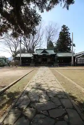 諏訪護国神社の本殿・本堂