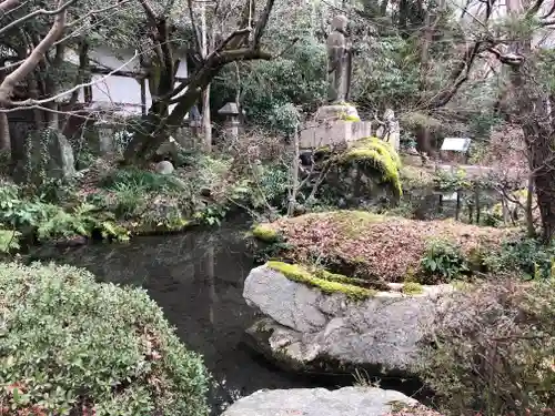 舎那院の庭園