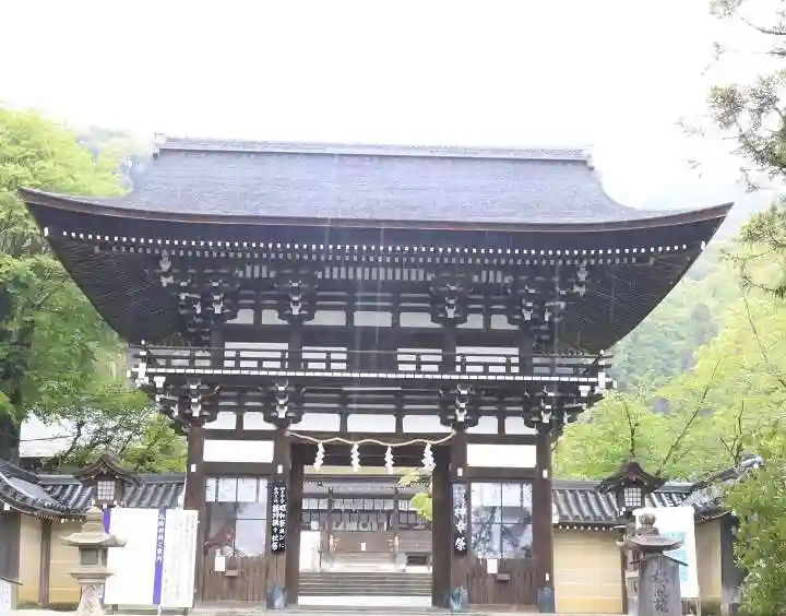 松尾大社の山門・神門