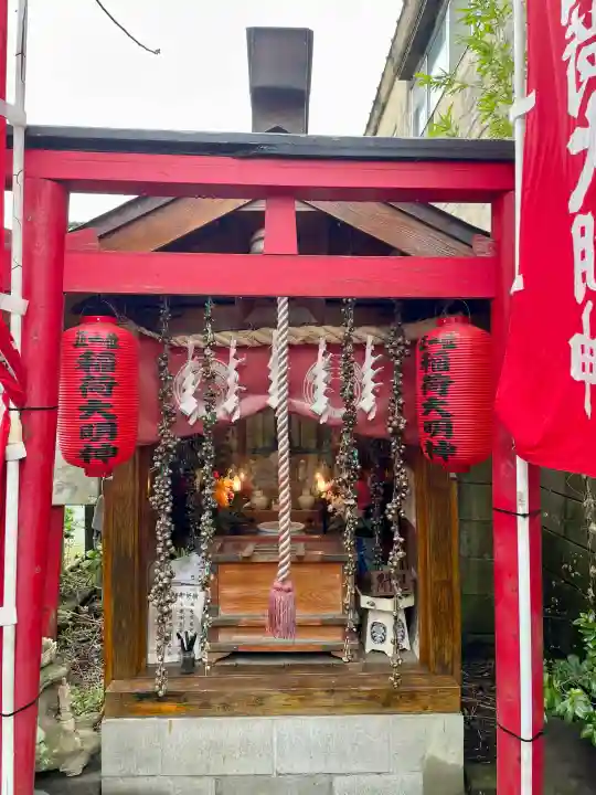 稲荷大明神の{uncategorized: "未分類", other: "その他", undefined: "問題あり", building: "その他建物", grave: "お墓", sacred_gate: "鳥居", guardian: "狛犬", statue: "像", buddha: "仏像", history: "歴史", nature: "自然", garden: "庭園", animal: "動物", pagoda: "塔", temizu: "手水舎", mountain_gate: "山門・神門", sanctuary: "本殿・本堂", subordinate: "末社・摂社", art: "芸術", scenery: "景色", jizo: "地蔵", ema: "絵馬", goshuin: "御朱印", omikuji: "おみくじ", items: "授与品その他", amulet: "お守り", goshuincho: "御朱印帳", eats: "食事", festival: "お祭り", votive_dance: "神楽", shichigosan: "七五三参", wedding: "結婚式", experience: "体験その他", initially: "初詣", around: "周辺", anti_infection: "感染症対策"}