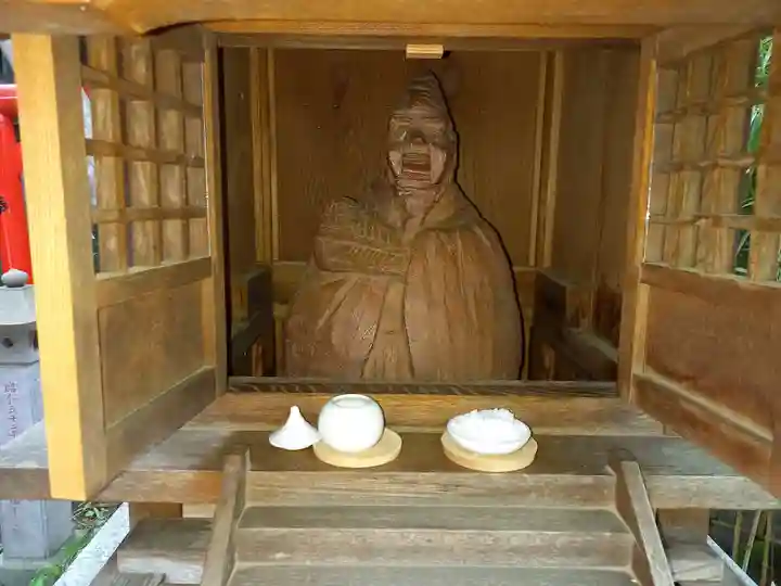 白笹稲荷神社の像