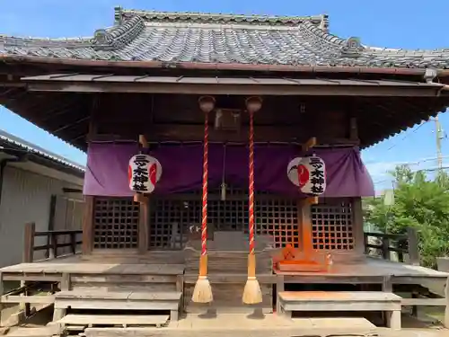 三ツ木神社の本殿