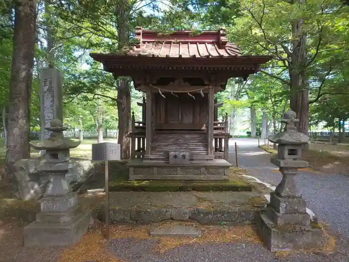 淺間神社(忍野八海)の末社・摂社