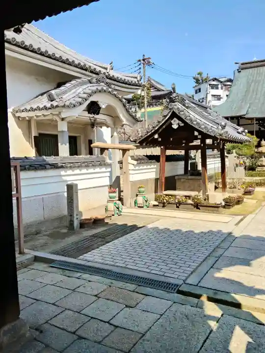 金臺寺(金台寺)の{uncategorized: "未分類", other: "その他", undefined: "問題あり", building: "その他建物", grave: "お墓", sacred_gate: "鳥居", guardian: "狛犬", statue: "像", buddha: "仏像", history: "歴史", nature: "自然", garden: "庭園", animal: "動物", pagoda: "塔", temizu: "手水舎", mountain_gate: "山門・神門", sanctuary: "本殿・本堂", subordinate: "末社・摂社", art: "芸術", scenery: "景色", jizo: "地蔵", ema: "絵馬", goshuin: "御朱印", omikuji: "おみくじ", items: "授与品その他", amulet: "お守り", goshuincho: "御朱印帳", eats: "食事", festival: "お祭り", votive_dance: "神楽", shichigosan: "七五三参", wedding: "結婚式", experience: "体験その他", initially: "初詣", around: "周辺", anti_infection: "感染症対策"}