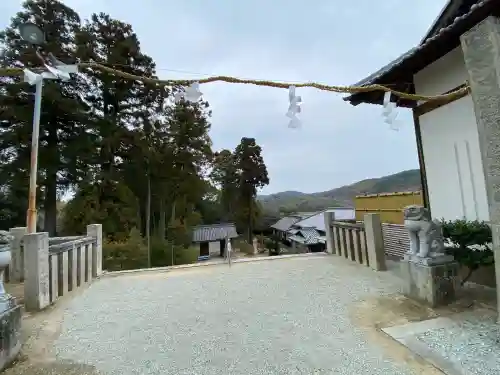 安仁神社の{uncategorized: "未分類", other: "その他", undefined: "問題あり", building: "その他建物", grave: "お墓", sacred_gate: "鳥居", guardian: "狛犬", statue: "像", buddha: "仏像", history: "歴史", nature: "自然", garden: "庭園", animal: "動物", pagoda: "塔", temizu: "手水舎", mountain_gate: "山門・神門", sanctuary: "本殿・本堂", subordinate: "末社・摂社", art: "芸術", scenery: "景色", jizo: "地蔵", ema: "絵馬", goshuin: "御朱印", omikuji: "おみくじ", items: "授与品その他", amulet: "お守り", goshuincho: "御朱印帳", eats: "食事", festival: "お祭り", votive_dance: "神楽", shichigosan: "七五三参", wedding: "結婚式", experience: "体験その他", initially: "初詣", around: "周辺", anti_infection: "感染症対策"}