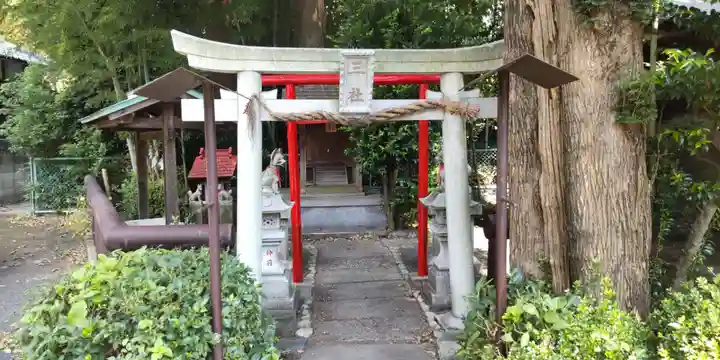 西窪稲荷神社の末社・摂社