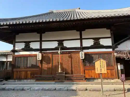 飛鳥寺の{uncategorized: "未分類", other: "その他", undefined: "問題あり", building: "その他建物", grave: "お墓", sacred_gate: "鳥居", guardian: "狛犬", statue: "像", buddha: "仏像", history: "歴史", nature: "自然", garden: "庭園", animal: "動物", pagoda: "塔", temizu: "手水舎", mountain_gate: "山門・神門", sanctuary: "本殿・本堂", subordinate: "末社・摂社", art: "芸術", scenery: "景色", jizo: "地蔵", ema: "絵馬", goshuin: "御朱印", omikuji: "おみくじ", items: "授与品その他", amulet: "お守り", goshuincho: "御朱印帳", eats: "食事", festival: "お祭り", votive_dance: "神楽", shichigosan: "七五三参", wedding: "結婚式", experience: "体験その他", initially: "初詣", around: "周辺", anti_infection: "感染症対策"}