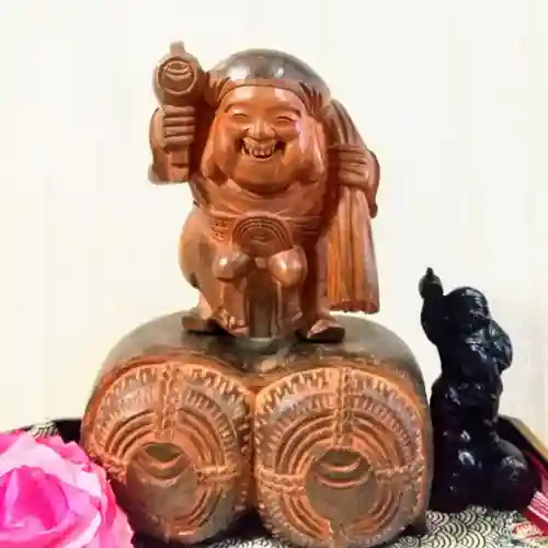 彌彦神社　(伊夜日子神社)の像