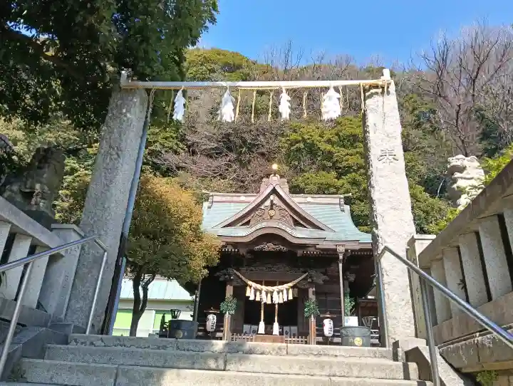 根岸八幡神社の{uncategorized: "未分類", other: "その他", undefined: "問題あり", building: "その他建物", grave: "お墓", sacred_gate: "鳥居", guardian: "狛犬", statue: "像", buddha: "仏像", history: "歴史", nature: "自然", garden: "庭園", animal: "動物", pagoda: "塔", temizu: "手水舎", mountain_gate: "山門・神門", sanctuary: "本殿・本堂", subordinate: "末社・摂社", art: "芸術", scenery: "景色", jizo: "地蔵", ema: "絵馬", goshuin: "御朱印", omikuji: "おみくじ", items: "授与品その他", amulet: "お守り", goshuincho: "御朱印帳", eats: "食事", festival: "お祭り", votive_dance: "神楽", shichigosan: "七五三参", wedding: "結婚式", experience: "体験その他", initially: "初詣", around: "周辺", anti_infection: "感染症対策"}
