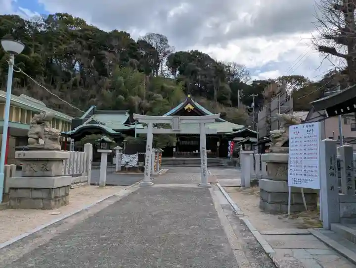 比治山神社の{uncategorized: "未分類", other: "その他", undefined: "問題あり", building: "その他建物", grave: "お墓", sacred_gate: "鳥居", guardian: "狛犬", statue: "像", buddha: "仏像", history: "歴史", nature: "自然", garden: "庭園", animal: "動物", pagoda: "塔", temizu: "手水舎", mountain_gate: "山門・神門", sanctuary: "本殿・本堂", subordinate: "末社・摂社", art: "芸術", scenery: "景色", jizo: "地蔵", ema: "絵馬", goshuin: "御朱印", omikuji: "おみくじ", items: "授与品その他", amulet: "お守り", goshuincho: "御朱印帳", eats: "食事", festival: "お祭り", votive_dance: "神楽", shichigosan: "七五三参", wedding: "結婚式", experience: "体験その他", initially: "初詣", around: "周辺", anti_infection: "感染症対策"}