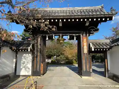 本満寺（本願満足寺）の山門・神門