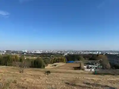 比々多神社元宮の{uncategorized: "未分類", other: "その他", undefined: "問題あり", building: "その他建物", grave: "お墓", sacred_gate: "鳥居", guardian: "狛犬", statue: "像", buddha: "仏像", history: "歴史", nature: "自然", garden: "庭園", animal: "動物", pagoda: "塔", temizu: "手水舎", mountain_gate: "山門・神門", sanctuary: "本殿・本堂", subordinate: "末社・摂社", art: "芸術", scenery: "景色", jizo: "地蔵", ema: "絵馬", goshuin: "御朱印", omikuji: "おみくじ", items: "授与品その他", amulet: "お守り", goshuincho: "御朱印帳", eats: "食事", festival: "お祭り", votive_dance: "神楽", shichigosan: "七五三参", wedding: "結婚式", experience: "体験その他", initially: "初詣", around: "周辺", anti_infection: "感染症対策"}