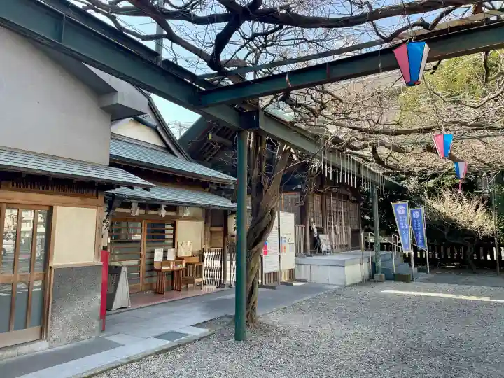 國領神社の{uncategorized: "未分類", other: "その他", undefined: "問題あり", building: "その他建物", grave: "お墓", sacred_gate: "鳥居", guardian: "狛犬", statue: "像", buddha: "仏像", history: "歴史", nature: "自然", garden: "庭園", animal: "動物", pagoda: "塔", temizu: "手水舎", mountain_gate: "山門・神門", sanctuary: "本殿・本堂", subordinate: "末社・摂社", art: "芸術", scenery: "景色", jizo: "地蔵", ema: "絵馬", goshuin: "御朱印", omikuji: "おみくじ", items: "授与品その他", amulet: "お守り", goshuincho: "御朱印帳", eats: "食事", festival: "お祭り", votive_dance: "神楽", shichigosan: "七五三参", wedding: "結婚式", experience: "体験その他", initially: "初詣", around: "周辺", anti_infection: "感染症対策"}