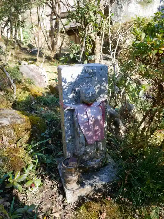 秩父札所三十二番 法性寺の地蔵