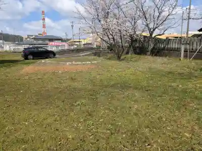 日吉神社の{uncategorized: "未分類", other: "その他", undefined: "問題あり", building: "その他建物", grave: "お墓", sacred_gate: "鳥居", guardian: "狛犬", statue: "像", buddha: "仏像", history: "歴史", nature: "自然", garden: "庭園", animal: "動物", pagoda: "塔", temizu: "手水舎", mountain_gate: "山門・神門", sanctuary: "本殿・本堂", subordinate: "末社・摂社", art: "芸術", scenery: "景色", jizo: "地蔵", ema: "絵馬", goshuin: "御朱印", omikuji: "おみくじ", items: "授与品その他", amulet: "お守り", goshuincho: "御朱印帳", eats: "食事", festival: "お祭り", votive_dance: "神楽", shichigosan: "七五三参", wedding: "結婚式", experience: "体験その他", initially: "初詣", around: "周辺", anti_infection: "感染症対策"}