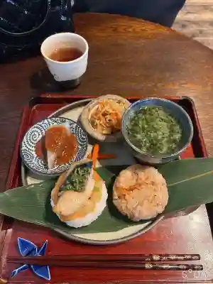 荘内神社の{uncategorized: "未分類", other: "その他", undefined: "問題あり", building: "その他建物", grave: "お墓", sacred_gate: "鳥居", guardian: "狛犬", statue: "像", buddha: "仏像", history: "歴史", nature: "自然", garden: "庭園", animal: "動物", pagoda: "塔", temizu: "手水舎", mountain_gate: "山門・神門", sanctuary: "本殿・本堂", subordinate: "末社・摂社", art: "芸術", scenery: "景色", jizo: "地蔵", ema: "絵馬", goshuin: "御朱印", omikuji: "おみくじ", items: "授与品その他", amulet: "お守り", goshuincho: "御朱印帳", eats: "食事", festival: "お祭り", votive_dance: "神楽", shichigosan: "七五三参", wedding: "結婚式", experience: "体験その他", initially: "初詣", around: "周辺", anti_infection: "感染症対策"}