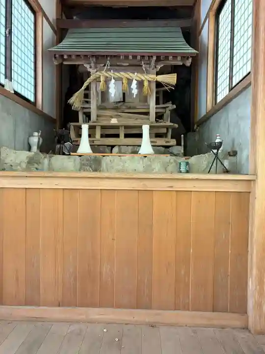 断魚稲荷の{uncategorized: "未分類", other: "その他", undefined: "問題あり", building: "その他建物", grave: "お墓", sacred_gate: "鳥居", guardian: "狛犬", statue: "像", buddha: "仏像", history: "歴史", nature: "自然", garden: "庭園", animal: "動物", pagoda: "塔", temizu: "手水舎", mountain_gate: "山門・神門", sanctuary: "本殿・本堂", subordinate: "末社・摂社", art: "芸術", scenery: "景色", jizo: "地蔵", ema: "絵馬", goshuin: "御朱印", omikuji: "おみくじ", items: "授与品その他", amulet: "お守り", goshuincho: "御朱印帳", eats: "食事", festival: "お祭り", votive_dance: "神楽", shichigosan: "七五三参", wedding: "結婚式", experience: "体験その他", initially: "初詣", around: "周辺", anti_infection: "感染症対策"}