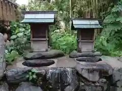 県明神社の建物その他