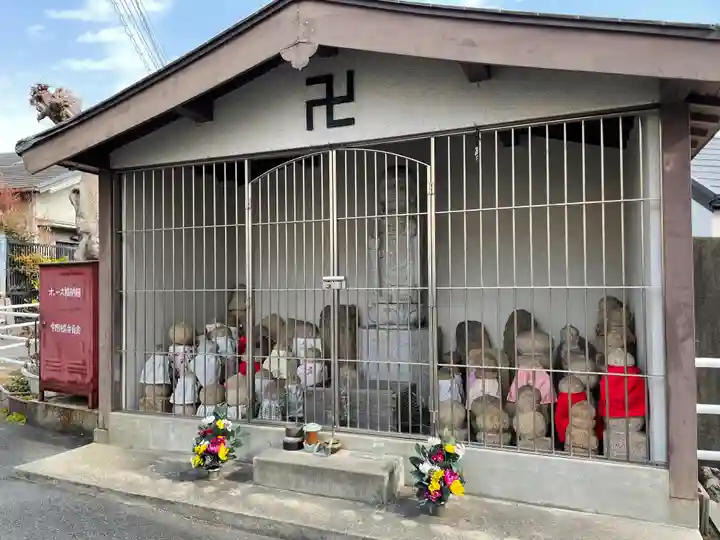 地蔵尊(本山北町1)の本殿・本堂