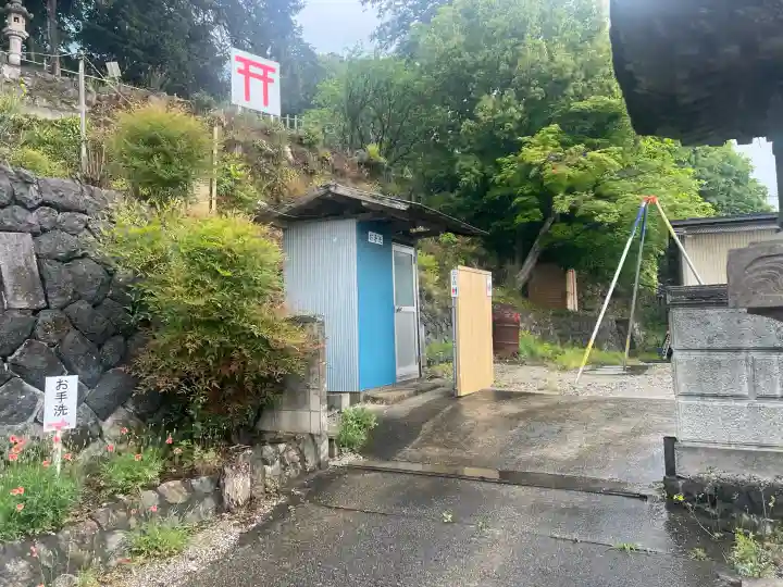 賀茂別雷神社の{uncategorized: "未分類", other: "その他", undefined: "問題あり", building: "その他建物", grave: "お墓", sacred_gate: "鳥居", guardian: "狛犬", statue: "像", buddha: "仏像", history: "歴史", nature: "自然", garden: "庭園", animal: "動物", pagoda: "塔", temizu: "手水舎", mountain_gate: "山門・神門", sanctuary: "本殿・本堂", subordinate: "末社・摂社", art: "芸術", scenery: "景色", jizo: "地蔵", ema: "絵馬", goshuin: "御朱印", omikuji: "おみくじ", items: "授与品その他", amulet: "お守り", goshuincho: "御朱印帳", eats: "食事", festival: "お祭り", votive_dance: "神楽", shichigosan: "七五三参", wedding: "結婚式", experience: "体験その他", initially: "初詣", around: "周辺", anti_infection: "感染症対策"}