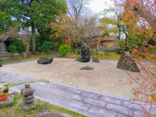 霊光院の庭園