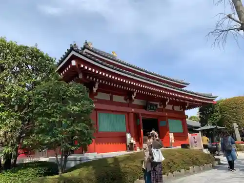 浅草寺の山門・神門