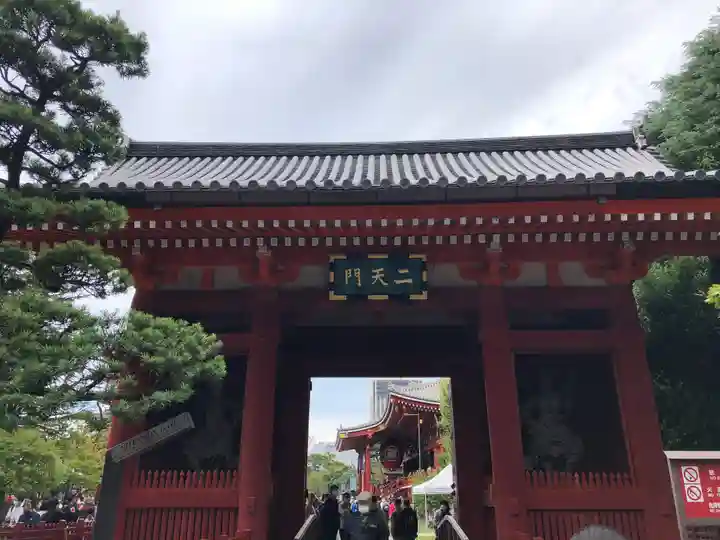 浅草神社の山門・神門