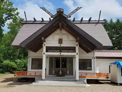 女満別神社の本殿