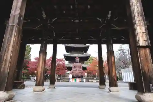 八事山 興正寺の山門・神門