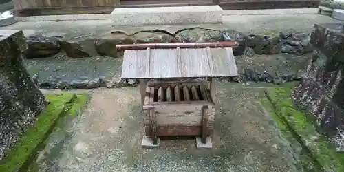 左軍神社の建物その他