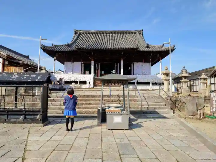 家原寺の本殿・本堂