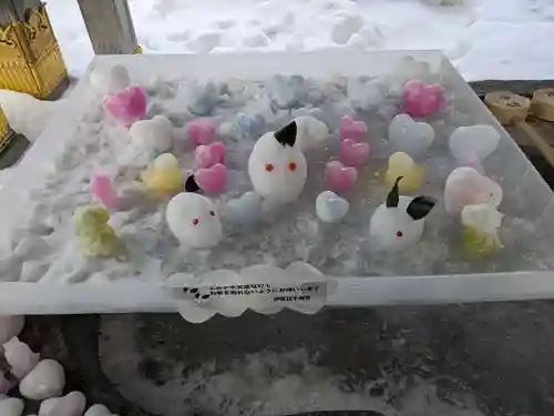 彌彦神社　(伊夜日子神社)の像