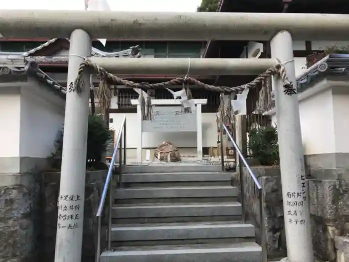 霊明神社の鳥居