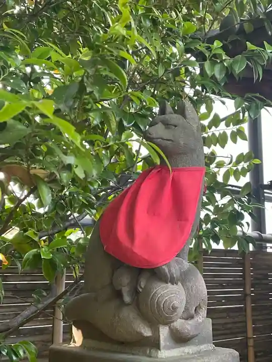 古地老稲荷神社の{uncategorized: "未分類", other: "その他", undefined: "問題あり", building: "その他建物", grave: "お墓", sacred_gate: "鳥居", guardian: "狛犬", statue: "像", buddha: "仏像", history: "歴史", nature: "自然", garden: "庭園", animal: "動物", pagoda: "塔", temizu: "手水舎", mountain_gate: "山門・神門", sanctuary: "本殿・本堂", subordinate: "末社・摂社", art: "芸術", scenery: "景色", jizo: "地蔵", ema: "絵馬", goshuin: "御朱印", omikuji: "おみくじ", items: "授与品その他", amulet: "お守り", goshuincho: "御朱印帳", eats: "食事", festival: "お祭り", votive_dance: "神楽", shichigosan: "七五三参", wedding: "結婚式", experience: "体験その他", initially: "初詣", around: "周辺", anti_infection: "感染症対策"}