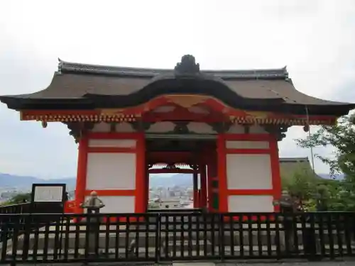 清水寺の山門・神門