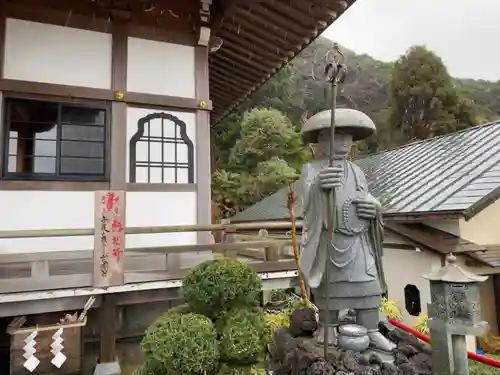 能蔵院の像