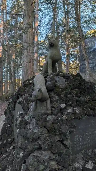 三峯神社の{uncategorized: "未分類", other: "その他", undefined: "問題あり", building: "その他建物", grave: "お墓", sacred_gate: "鳥居", guardian: "狛犬", statue: "像", buddha: "仏像", history: "歴史", nature: "自然", garden: "庭園", animal: "動物", pagoda: "塔", temizu: "手水舎", mountain_gate: "山門・神門", sanctuary: "本殿・本堂", subordinate: "末社・摂社", art: "芸術", scenery: "景色", jizo: "地蔵", ema: "絵馬", goshuin: "御朱印", omikuji: "おみくじ", items: "授与品その他", amulet: "お守り", goshuincho: "御朱印帳", eats: "食事", festival: "お祭り", votive_dance: "神楽", shichigosan: "七五三参", wedding: "結婚式", experience: "体験その他", initially: "初詣", around: "周辺", anti_infection: "感染症対策"}