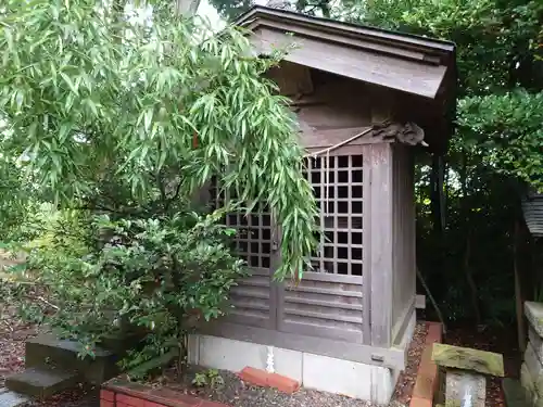三軒地稲荷神社の末社・摂社