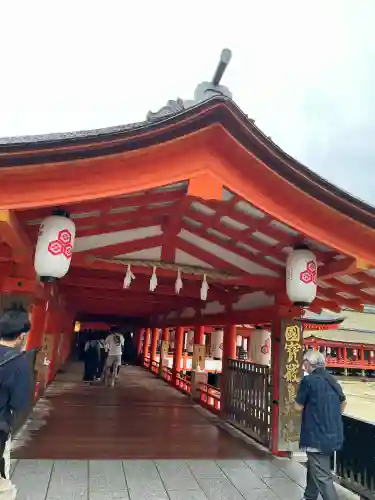 厳島神社の{uncategorized: "未分類", other: "その他", undefined: "問題あり", building: "その他建物", grave: "お墓", sacred_gate: "鳥居", guardian: "狛犬", statue: "像", buddha: "仏像", history: "歴史", nature: "自然", garden: "庭園", animal: "動物", pagoda: "塔", temizu: "手水舎", mountain_gate: "山門・神門", sanctuary: "本殿・本堂", subordinate: "末社・摂社", art: "芸術", scenery: "景色", jizo: "地蔵", ema: "絵馬", goshuin: "御朱印", omikuji: "おみくじ", items: "授与品その他", amulet: "お守り", goshuincho: "御朱印帳", eats: "食事", festival: "お祭り", votive_dance: "神楽", shichigosan: "七五三参", wedding: "結婚式", experience: "体験その他", initially: "初詣", around: "周辺", anti_infection: "感染症対策"}