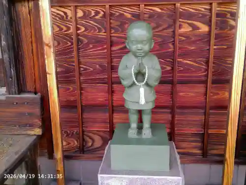 常泉寺の{uncategorized: "未分類", other: "その他", undefined: "問題あり", building: "その他建物", grave: "お墓", sacred_gate: "鳥居", guardian: "狛犬", statue: "像", buddha: "仏像", history: "歴史", nature: "自然", garden: "庭園", animal: "動物", pagoda: "塔", temizu: "手水舎", mountain_gate: "山門・神門", sanctuary: "本殿・本堂", subordinate: "末社・摂社", art: "芸術", scenery: "景色", jizo: "地蔵", ema: "絵馬", goshuin: "御朱印", omikuji: "おみくじ", items: "授与品その他", amulet: "お守り", goshuincho: "御朱印帳", eats: "食事", festival: "お祭り", votive_dance: "神楽", shichigosan: "七五三参", wedding: "結婚式", experience: "体験その他", initially: "初詣", around: "周辺", anti_infection: "感染症対策"}