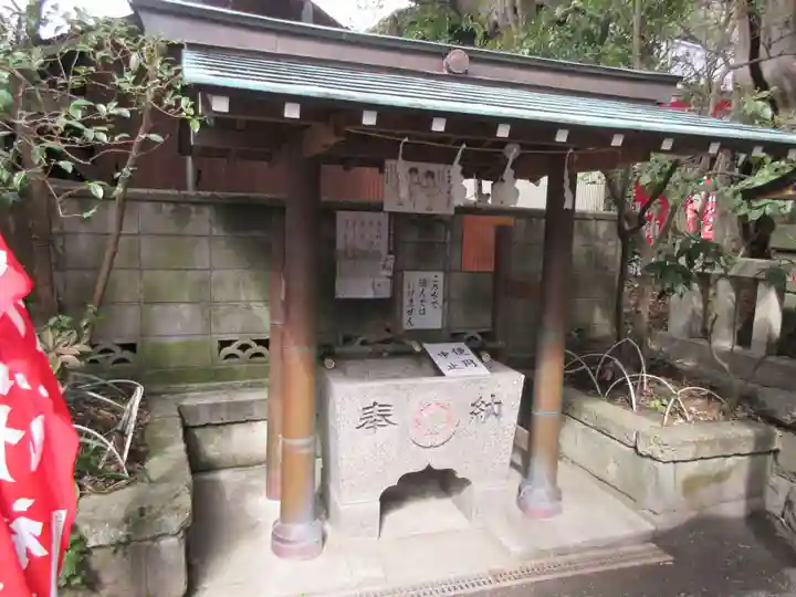 八雲神社(鎌倉・大町)の手水舎